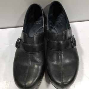 Dansko women’s black Clogs  with buckle  Size 7.5-8 Eur  38